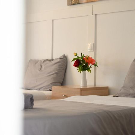 Olive Grove Poolside Apartments 贝尼蔡斯 外观 照片